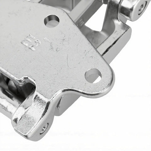 Heavy Duty Steel Rear Door Hinge Straight Swap Fit For Daily 2014 Onward Commercial Rig close-up of steel bracket.