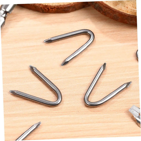 Heavy Duty Wire Mesh Staples Set For Outdoor Construction Reusable U Shaped Fence Post Staples Pro Grade Nails for fencing