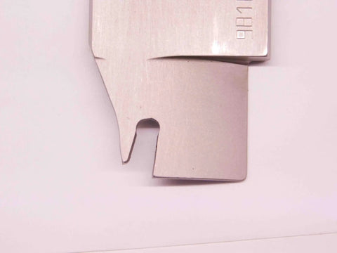 Self Grip Double Ended Right Hand Indexable Cutoff Blade For CNC Machining Carbide Insert High Precision Durable Tool Model BR9225AC5 Beefy For Tough Parting And Finishing Cuts In Hard Metals, close-up