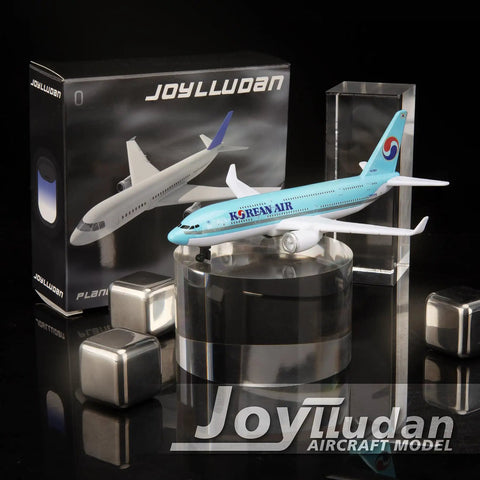 One Four Hundred Scale Korean 380 Plane Model Aircraft Die Cast Alloy Miniature For Collectors And Desktop Displays box