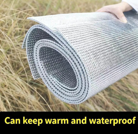 Five Pack Thickened Aluminum Reflective Insulation Film For Beehives Waterproof Moisture Proof Sunshade Cooler Pad rolled in hand