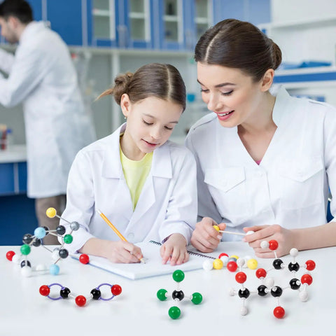 208 Piece Molecular Model Kit For Organic Chemistry with 79 Atoms and 110 Bond Links in Classroom Teaching Setup