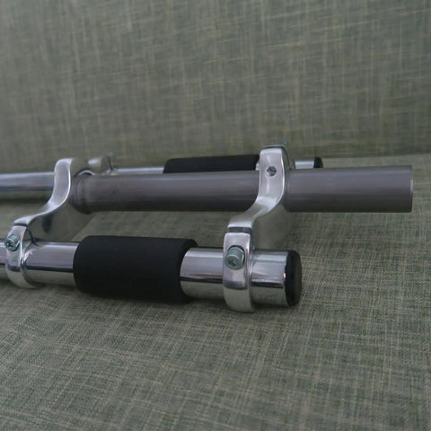 Beefy Rigid Bicycle Fork For 26 Inch 700C And 29er Wheels 28.6mm Triple Tree Non Suspension Threadless 1 1/8 Steerer 700mm Length Double Aluminum Shoulders QR 9mm x 135mm close-up on aluminum shoulders detail