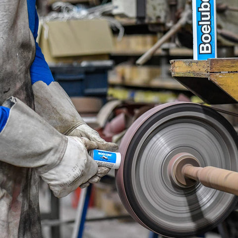 Go-To Solid Industrial Lubricant For Minimum Quantity Lubrication MQL Push Tube applied during metalworking process