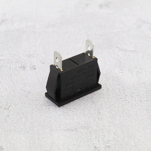 Heavy Duty Five Pack Standard Blade Fuse Holders Panel Mount for Auto Wiring Safety 12V 30A, single fuse holder with metal clips.