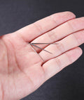 Hand holding Implant Grade Titanium Insertion Pin Taper 18G 16G 14G G23 For Nose Ear Navel Lip Threadless Piercings Kit 4Pcs