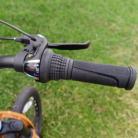 Right Hand Bicycle Shift Lever For 7 Speed Twist Grip Revoshift Mountain Bike Shifter, SL RS35 on bike handlebars
