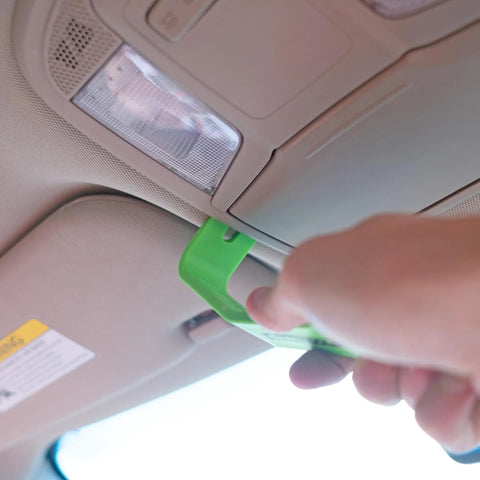 Using Scratch Free Nylon Trim Removal Tool Kit For Auto Molding, Fasteners, And Bezels That Won't Scratch Paint Or Surfaces on car interior