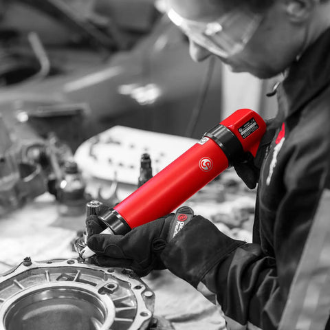 Person using Air Caulking Gun With Continuous Release For 8-1/2 Inch Cartridges 50 X 210mm on mechanical part