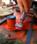 90 degree grease coupler for tight spaces on machinery