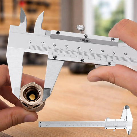 Stainless Steel Digital Caliper Measuring Tool With 0.001 Inch And 0.02mm Precision, Handy Vernier Digital Micrometer in use