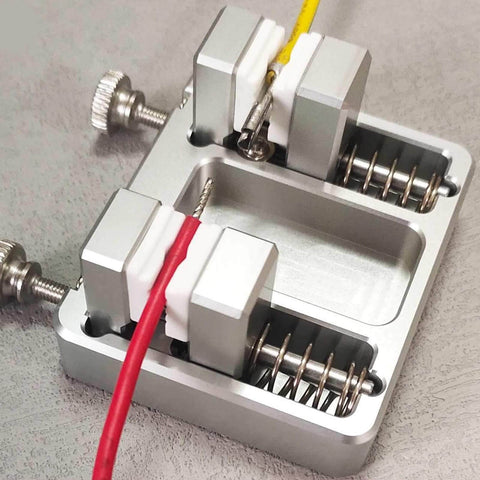 Adjustable Welding Wire Fixture Clamp with thickened aluminum construction for precise PCB soldering and fixturing antislip ceramic grips 6061 aluminum bracket.