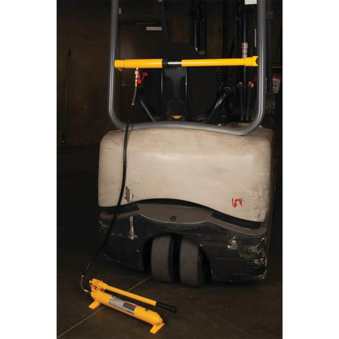 Heavy Duty 10 Ton Hydraulic Collision Repair Kit With 20000 LB Load Capacity Featuring Hand Pump Extenders Spreader Ram And V Base For Knocking Out Auto Body Dents And Frame Straightening Garage Jobs