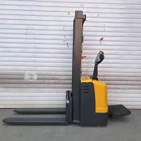 Heavy Duty Electric Warehouse Stacker And Powered Pallet Lifter For Smooth Material Handling In Industrial Warehouses, side view.