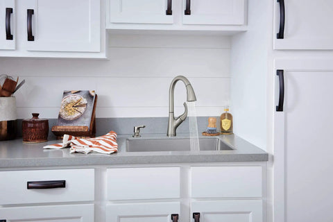 Parkwood Single-Handle Pull-Down Kitchen Faucet With 2-Function Sprayer High Arc Gooseneck Aerated Stream Or Spray Stainless Finish
