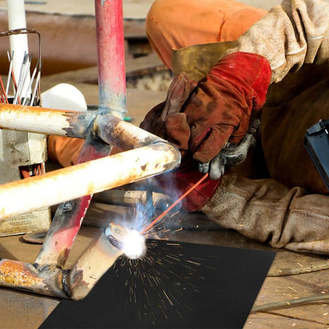 Heavy Duty Pro Grade Welding Blanket For Sparks Protection Heat Resistant Insulation Pad in use by welder