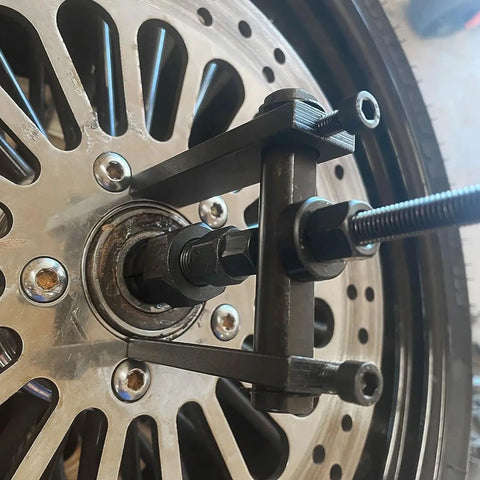 Pro Motorcycle Bearing Puller Tool Kit With Seven Collets For 8 To 25 Mm Wheel Hub Extraction Uses Alloy Steel Rod For Safe Extraction Eliminating Spindle Bearings Without Damage Saving Time And Cash On Bikes Keeping Ride Running Smooth, wheel hub close-up