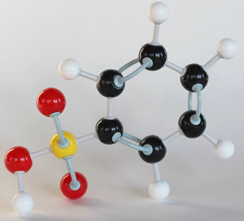 Organic Chemistry Model Kit For Students 125 Piece Hands On Learning Set with color coded atoms and molecular structure