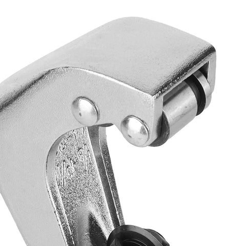 Close-up of Ergonomic Aluminum Pipe Cutter Tubing Cutter From 4mm To 30mm Adjustable For Brass Steel PVC And Plastic Pipes With Durable Steel Cutting