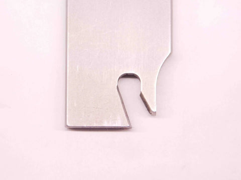 Self Grip Single Ended Right Hand Indexable Cutoff Blade Size 26 5 For Precision Metal Cutting Durable Tooling With Quick Change Action And Long Lasting Cutting Edge. stainless steel blade close-up
