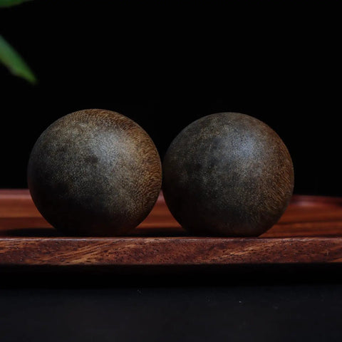 Dope Vietnam Nha Trang Agarwood White Aquilaria Old Growth Raw Material For Carving And Wellness Accessories spherical pieces