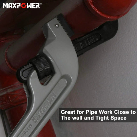 24 Inch Offset Pipe Wrench Aluminum Light As A Feather Yet Tough As Nails With 2.7 Inch Jaw Opening Up To 70 mm Clamping Capacity And 45 Degree Head For Tight Spaces 40 Percent Lighter Than Steel, used in a tight space on a red pipe