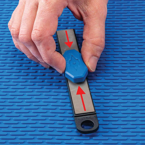 Carbide Cutter Honing System With Diamond Sharpening Tool And Magnetic Grip For Carbide Inserts, hand using sharpener