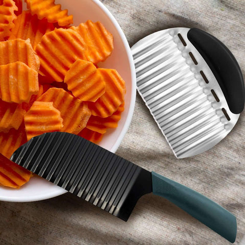 3-piece crinkle cutter knife set; stainless steel wave blades, two styles shown for vegetables.