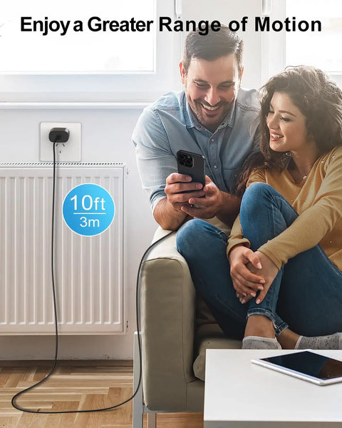 Couple using phone with 25W USB C Fast Charger Block With 2 Pack Long USB C Cables 10 Ft And 6 Ft Quick Charge for iPhone and Galaxy