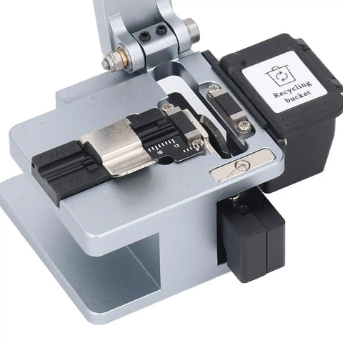 Heavy Duty 3 In 1 Optical Fiber Cleaver With Tungsten Steel Blade, CNC machined aluminum housing, equipped recycling bucket.
