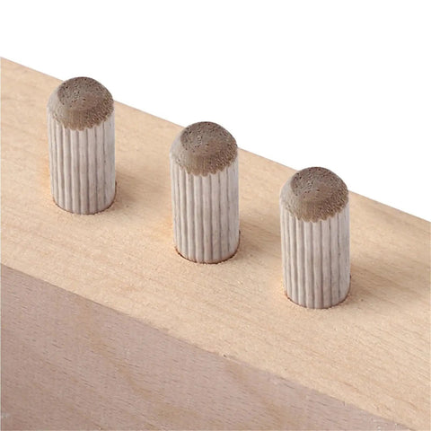 900Pcs Woodworking Doweling Jig Kit Round Fluted Wooden Dowel Pins Rods Locator for DIY Furniture Assembly Joint Connector Pegs Set in 6mm and 10mm Bundle, close-up of round fluted dowel pins inserted into wood.