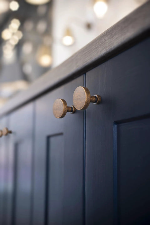 Antique Brass Cabinet Knob Set 6 Pack Solid Zinc Alloy Drawer Pulls for Kitchen Cabinets with round knobs