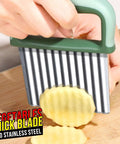 HNYYZL crinkle cutter with green handle, 430 stainless steel wavy blade for vegetables, 2-piece set