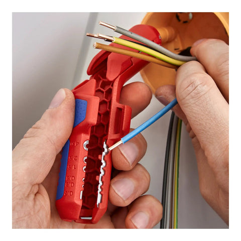 Ergostrip Universal Wire Stripping Tool for Right Handed Pros 135 mm used on coax and data cables in installation.