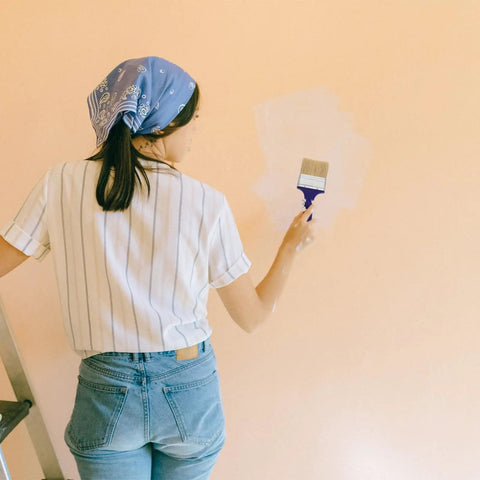 Person painting wall with Adjustable 3 Inch Paint Brush With 270 Degree Angled Head And 2.6 Cm Aperture