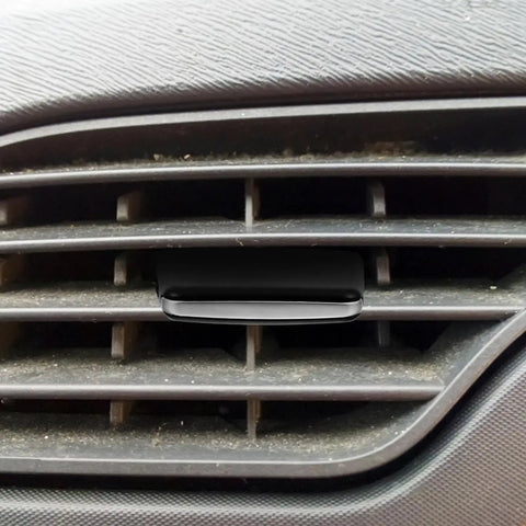 All Purpose Adjustable Car Air Vent Tab Clip For Automotive Outlets Slick DIY Install No Tools Needed Black ABS And PC Material Universal Fit Durable Vent Clip For Auto AC Vents attached to car air vent