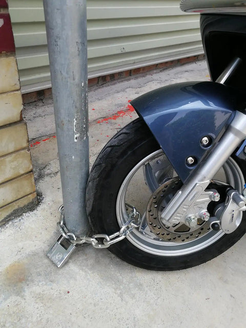 Motorcycle secured with 8mm Thick Hardened Steel Chain Lock With Beam Padlock 1.64 Feet Long Outdoor Security Chain For Bicycles Motorcycles