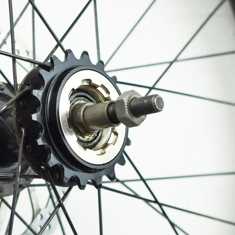 Single Speed Bike Freewheel Ride Ready 18T 34mm Inner Diameter Half Inch By One Eighth Inch Chain Compatibility Steel Cog