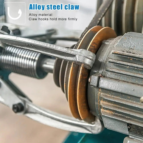 Close-up of alloy steel claw from Heavy Duty 20 Ton Hydraulic Gear Puller Kit With Box For Machinery Repair Built Tough Wheel Bearing Puller