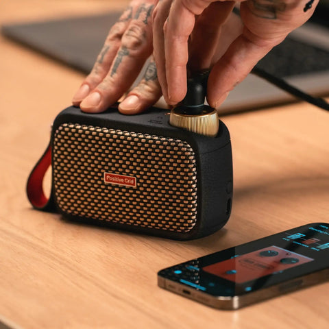 Ultra Portable 5W Smart Guitar Amp With Bluetooth Speaker Headphone Amp And Mobile App For Electric Acoustic Or Bass Guitars 33 Amps 43 Effects Custom Presets 50,000 ToneCloud Tones