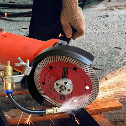 Dust Collector Water Sprayer for Metal Cutting Tools, 17.7cm attachment on saw, cooling and controlling dust in workshop.