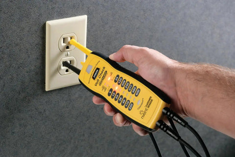 Voltage And Continuity Tester With Non Contact AC Detection 50 600V AC Range DC Polarity Indication Twin Probes in outlet