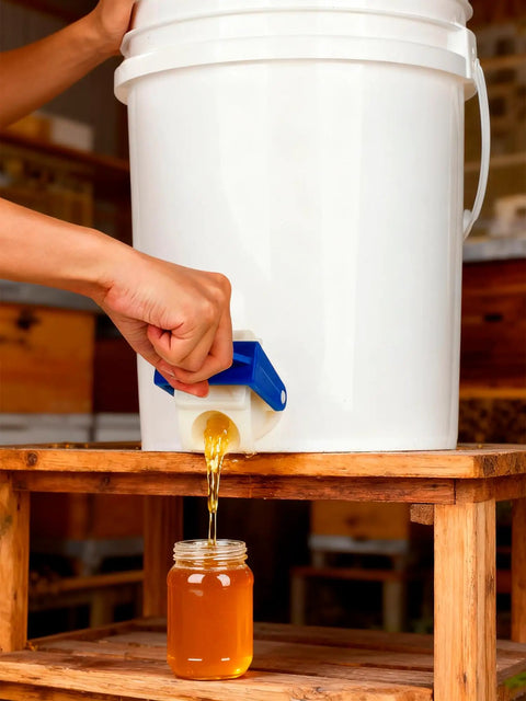 Plastic Honey Gate Valve For Buckets, Two Pack With Screwdriver, leak-proof nylon handle pouring honey into jar