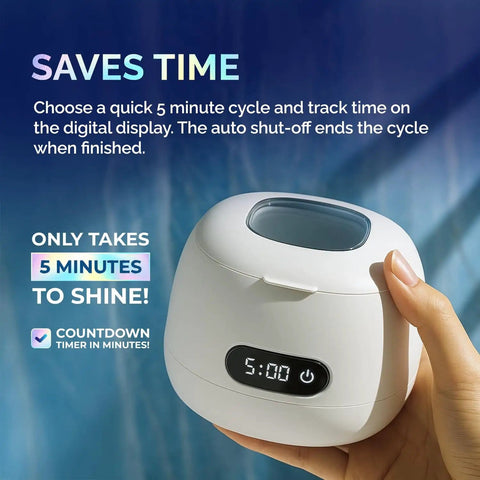 Hand holding Retainer And Aligners Cleaning Pod with digital timer set to 5:00, showcasing 200ml tank for Invisalign and dentures.