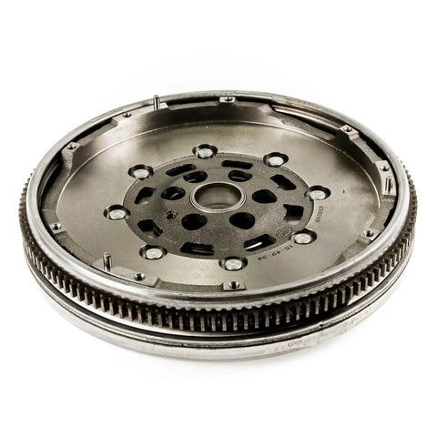 Heavy Duty Dual Mass Flywheel For 2005 Through 2006 And 2008 Volkswagen Bora Jetta L4 1.9L OEM Grade close-up view
