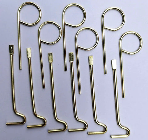 Top Shelf Emergency Key Kit For Interior Door Locks With Kwikset Schlage includes twelve brass rounds and flat pins.