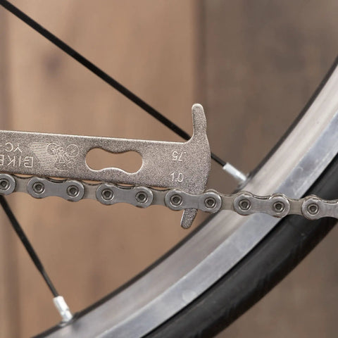 Chain Wear Checker Tool For 7 To 12 Speed Chains, Quick Indicator Of 0.75 Percent Or 1 Percent Stretch, tool placed on bike chain