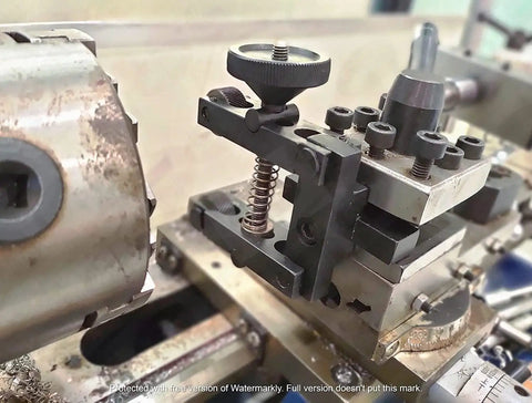 Knurling Tool Set For Lathe 2 Inch 50 mm Capacity Heavy Duty Pro Grade Hardened Diamond Pitch Knurls in action on lathe