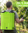 Man using Battery Powered Backpack Sprayer 5.3 Gallon 20L With 21V Battery And 100 PSI Electric Garden Sprayer for lawn care