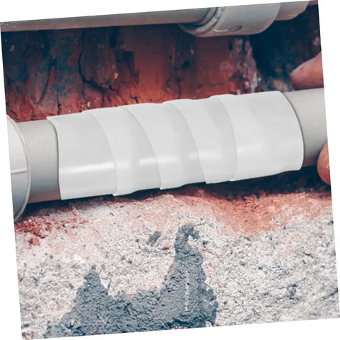 Heavy Duty Rubberized Sealant Tape For Pipe Leaks And Quick Repairs Waterproof Duct Tape applied on outdoor pipe